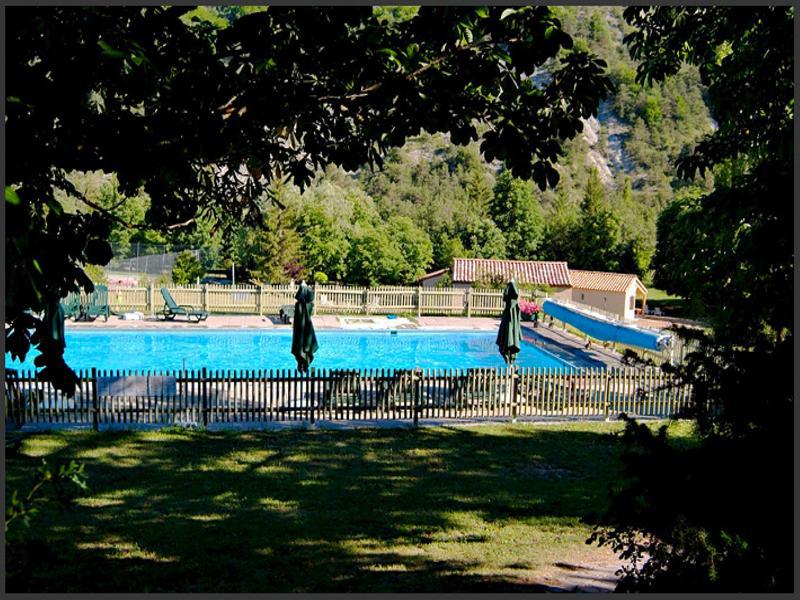 Logis Hotel Le Ceans Orpierre Екстериор снимка